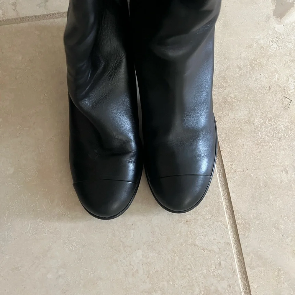 CHANEL Black Leather Heeled Boots - Picture 13 of 13